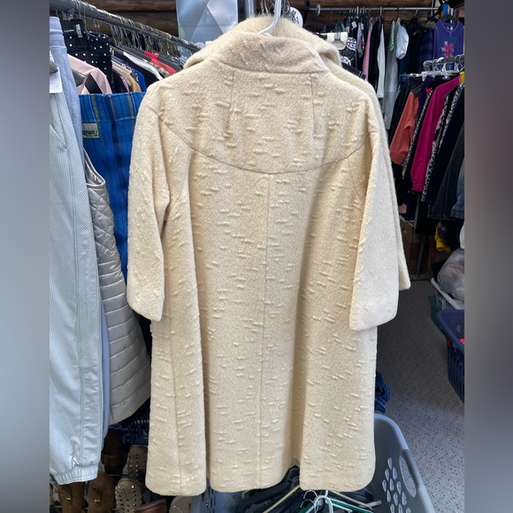 Lilli Ann’s petite - Picture 4 of 8